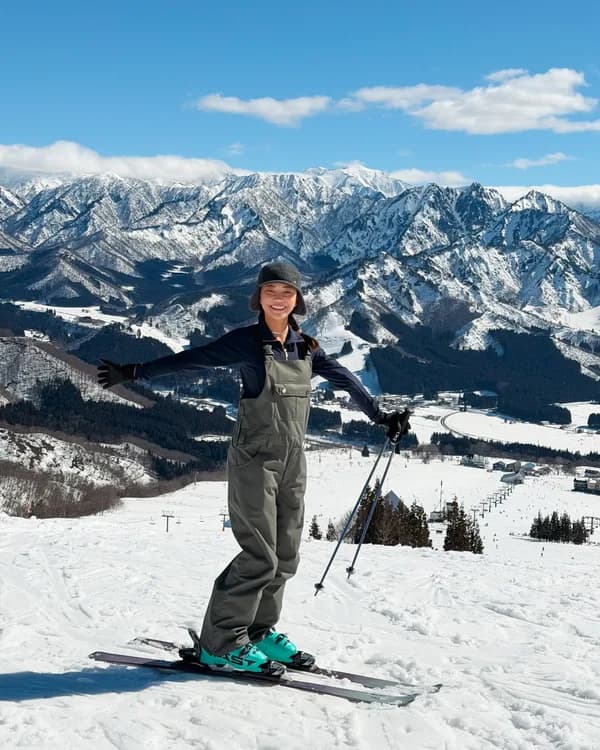 FUYU ski coach Jenny